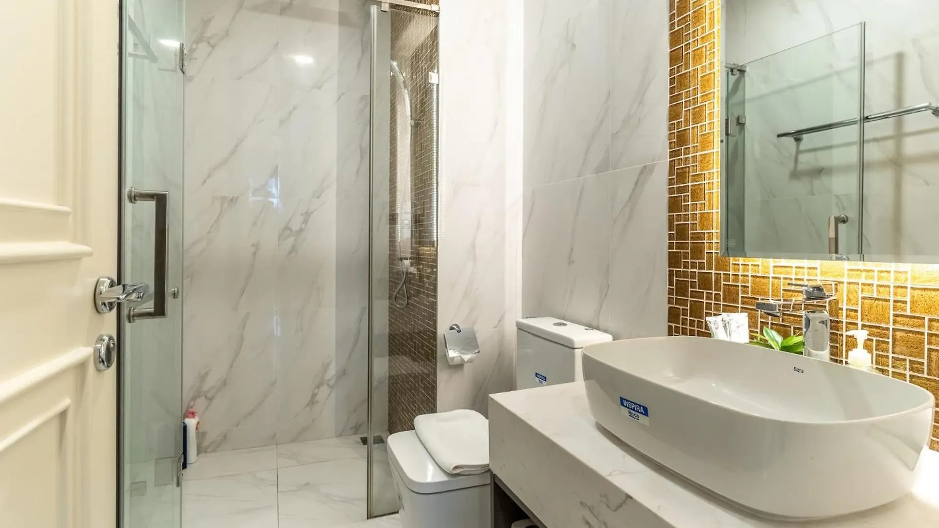 De Lux Madison Best Central 2 Bedrooms 2 Baths, Pool Gym Ho Chi Minh City Vietnam