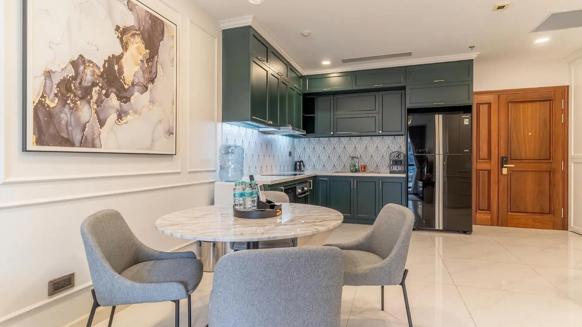De Lux Madison Best Central 2 Bedrooms 2 Baths, Pool Gym Ho Chi Minh City 0*,