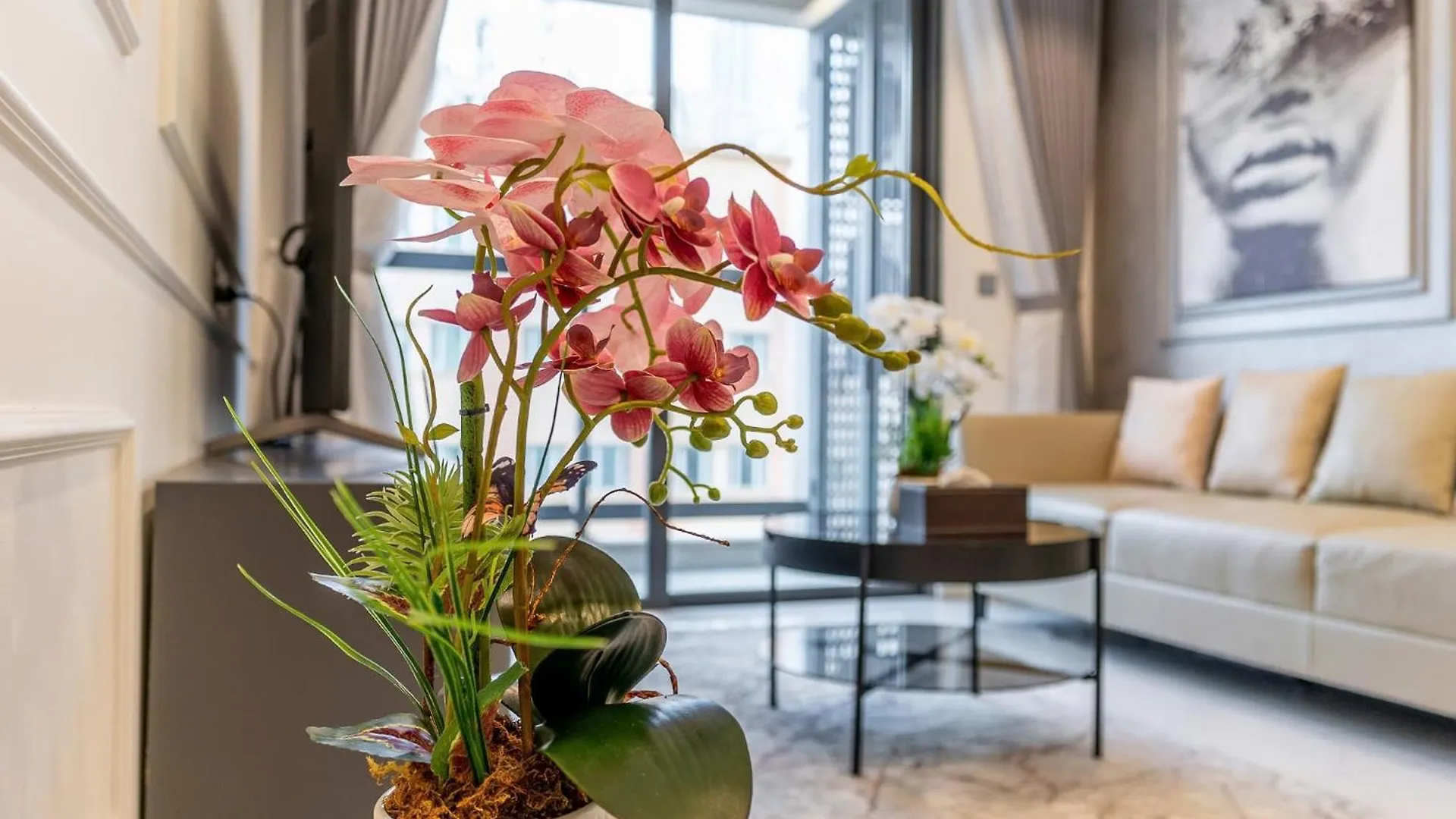 De Lux Madison Best Central 2 Bedrooms 2 Baths, Pool Gym Ho Chi Minh City Apartment