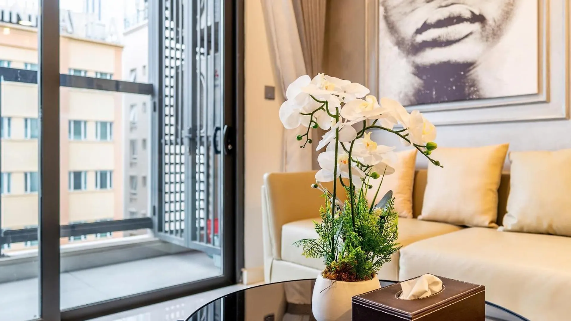 De Lux Madison Best Central 2 Bedrooms 2 Baths, Pool Gym Ho Chi Minh City