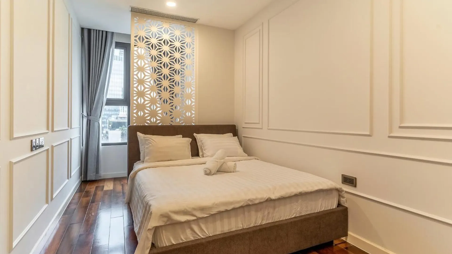 De Lux Madison Best Central 2 Bedrooms 2 Baths, Pool Gym Ho Chi Minh City Vietnam