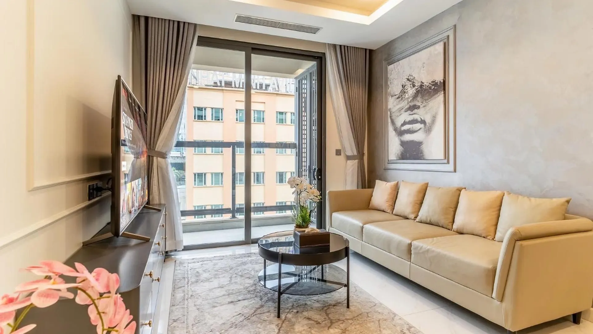 De Lux Madison Best Central 2 Bedrooms 2 Baths, Pool Gym Ho Chi Minh City Apartment