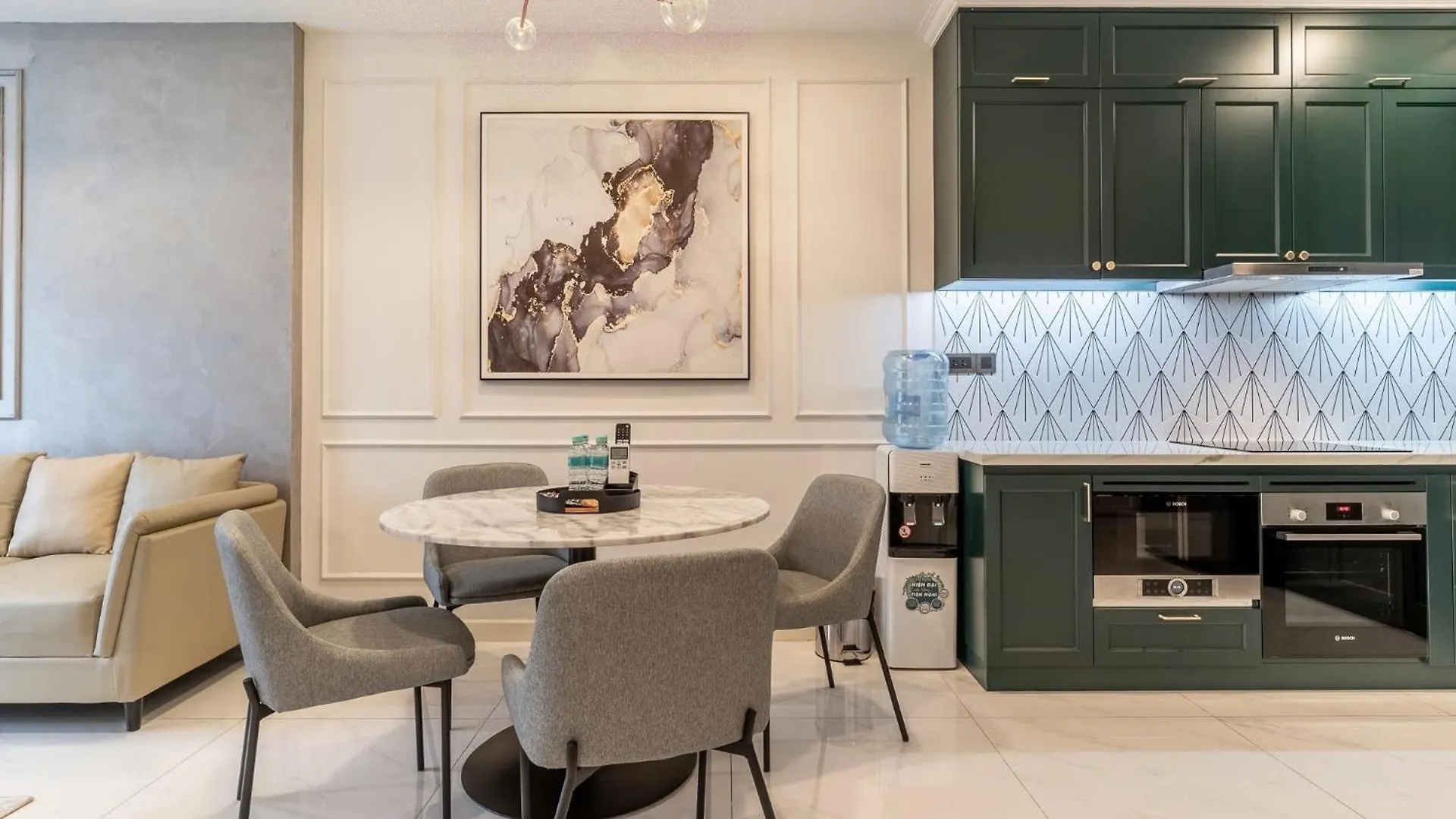 De Lux Madison Best Central 2 Bedrooms 2 Baths, Pool Gym Ho Chi Minh City Apartment